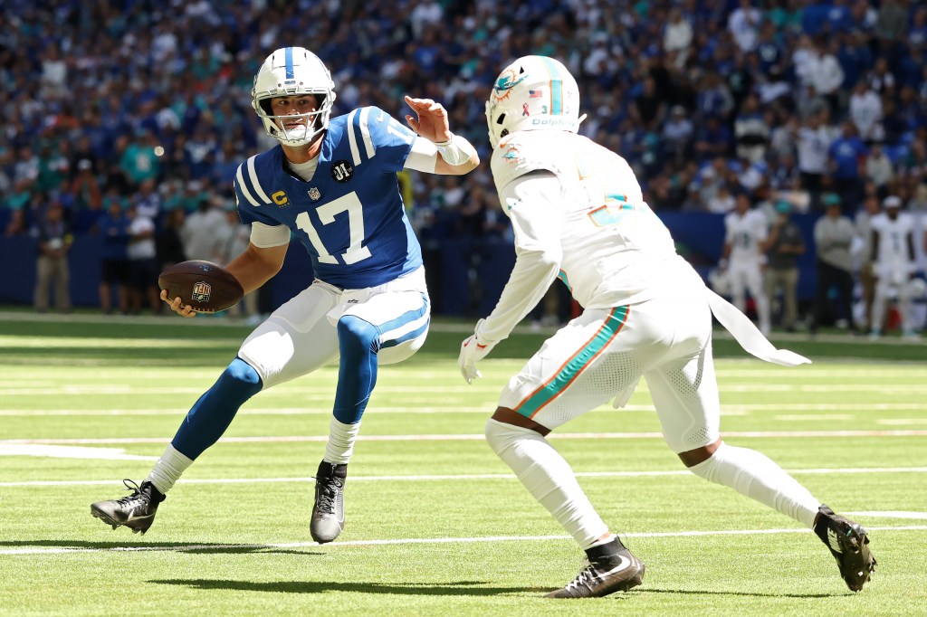 Daniel Jones shines in Colts debut, leads 23-0 charge against Dolphins