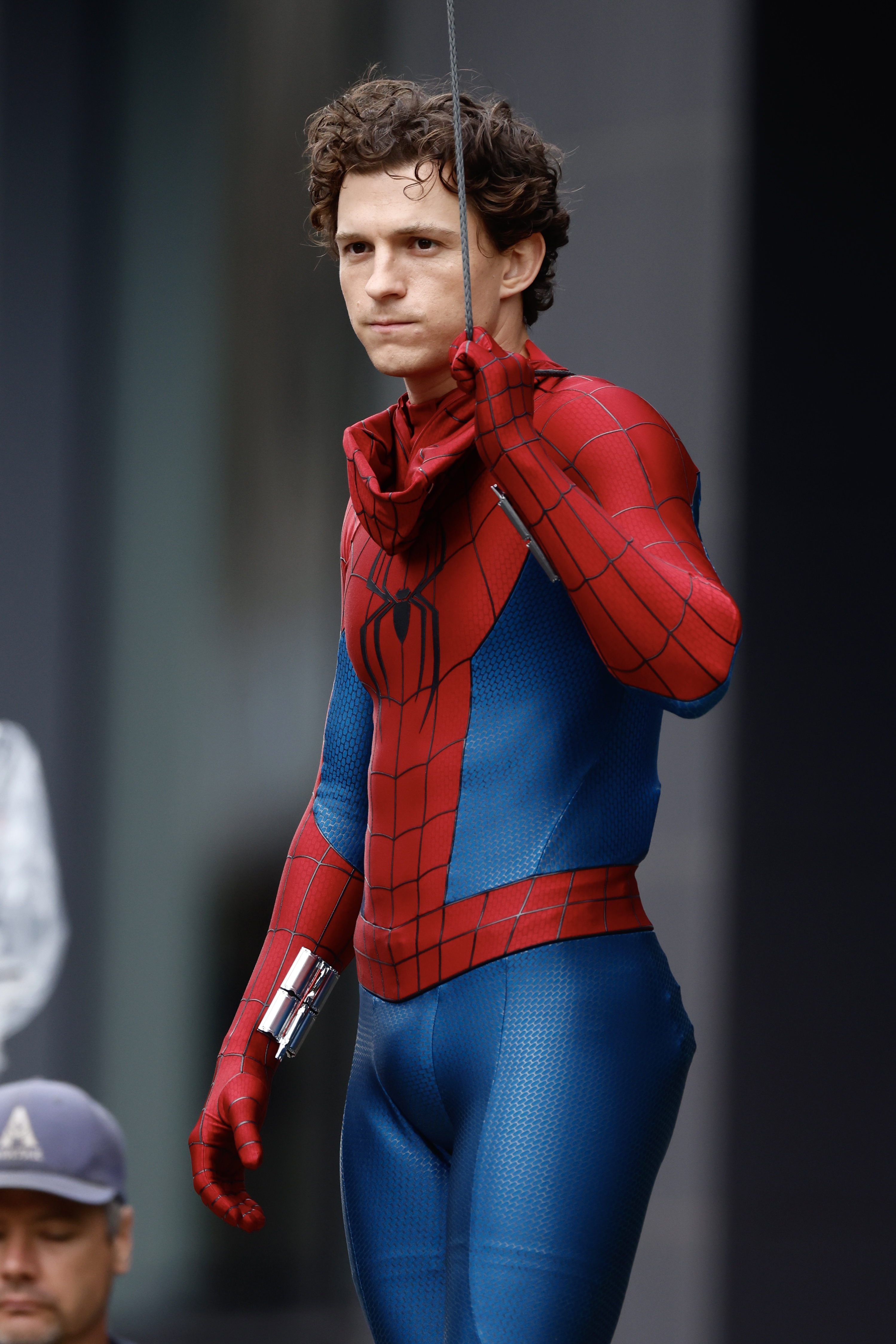 Tom Holland injured on Spider-Man set; production paused in Glasgow