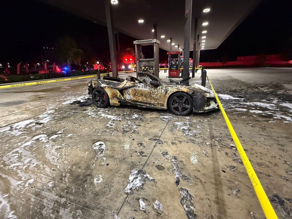 2024 Corvette Z06 caught fire at a gas station