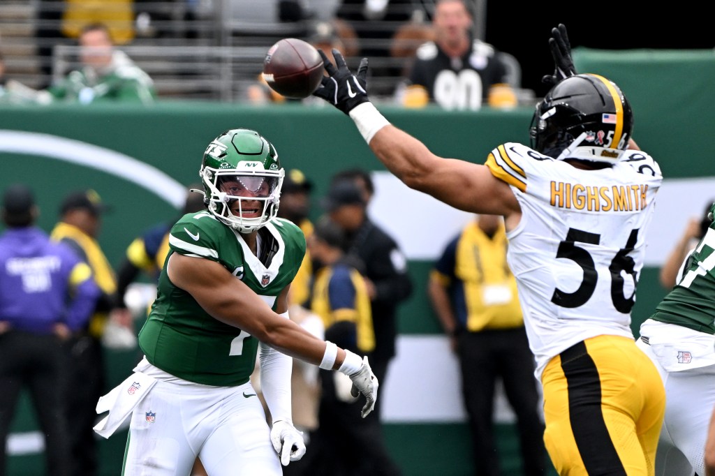 Fields throws while pressured