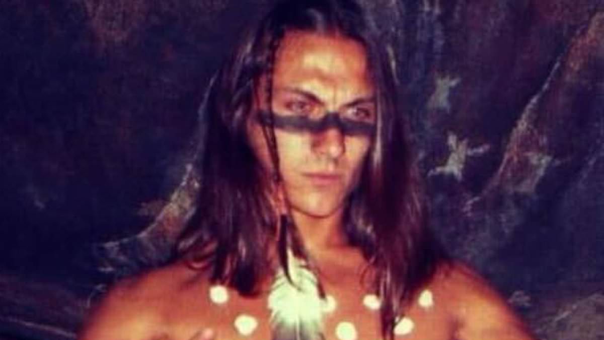 Hunt for cop killer Dezi Freeman risks turning into a 'game of tag' as experts call for tactical overhaul