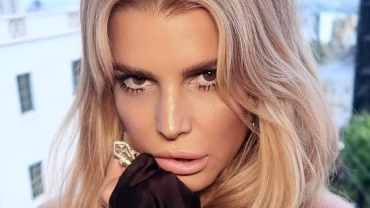 Jessica Simpson eyes romance after divorce, leopard-print date-night plan revealed