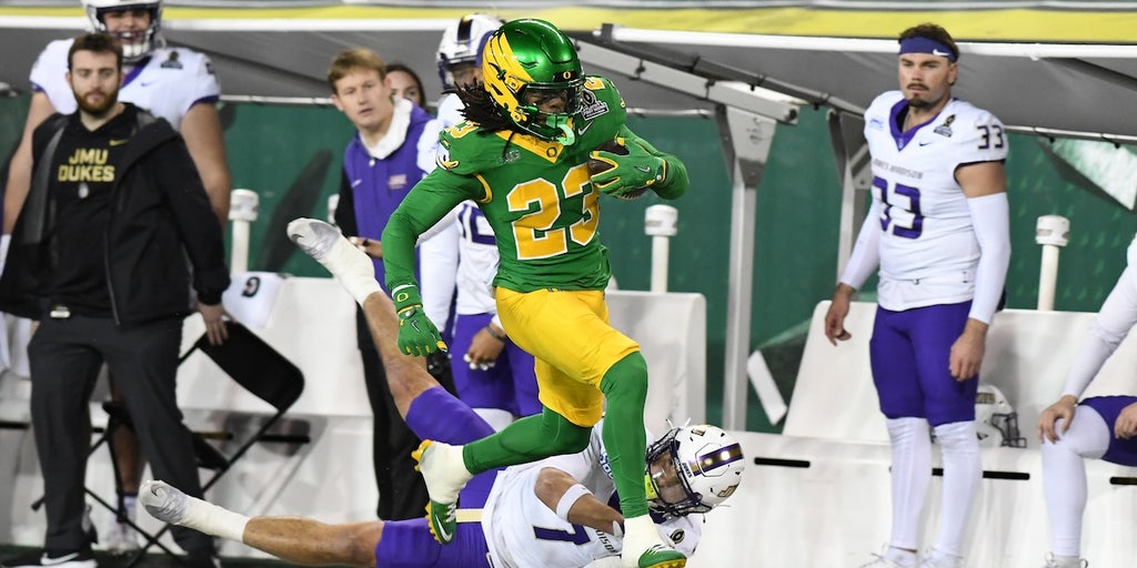 Oregon outlasts James Madison to advance in CFP, set for Texas Tech