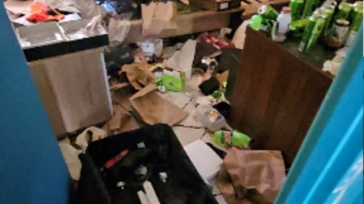 Adelaide landlord lists garbage-strewn Gawler East home for $175 a week in exchange for tenant repairs