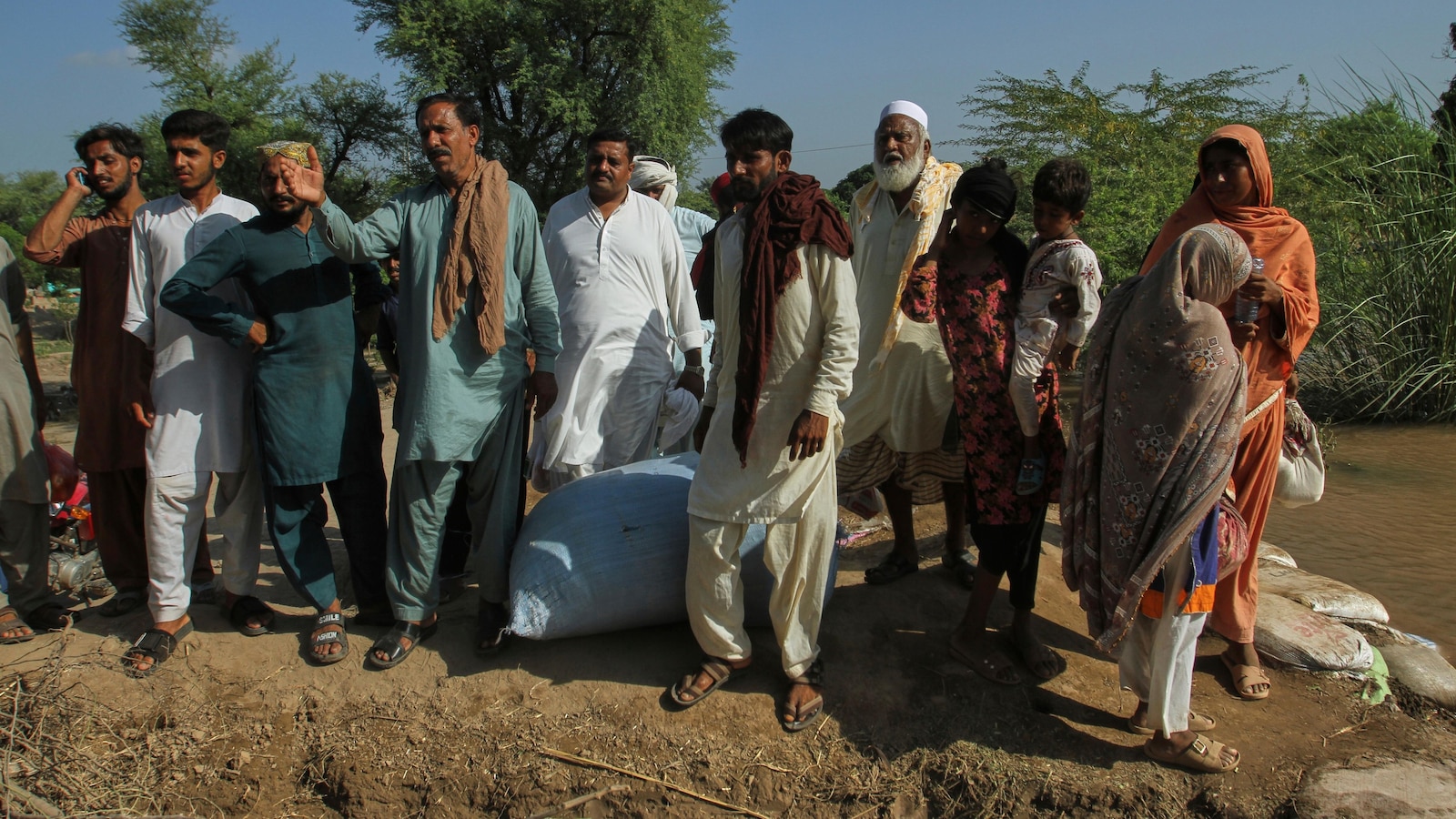 Flood Survivors Return to Homes in Pakistan’s Eastern Punjab as Waters Recede