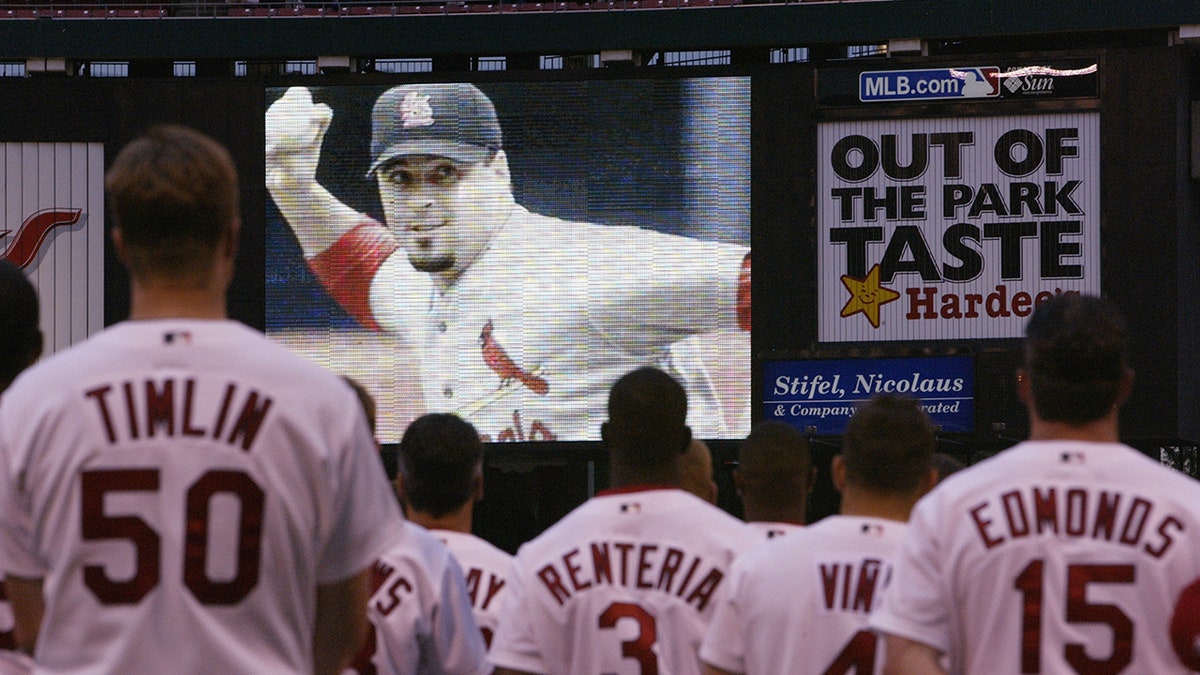 Wainwright honors Darryl Kile, launches heart-health initiative with Cardinals