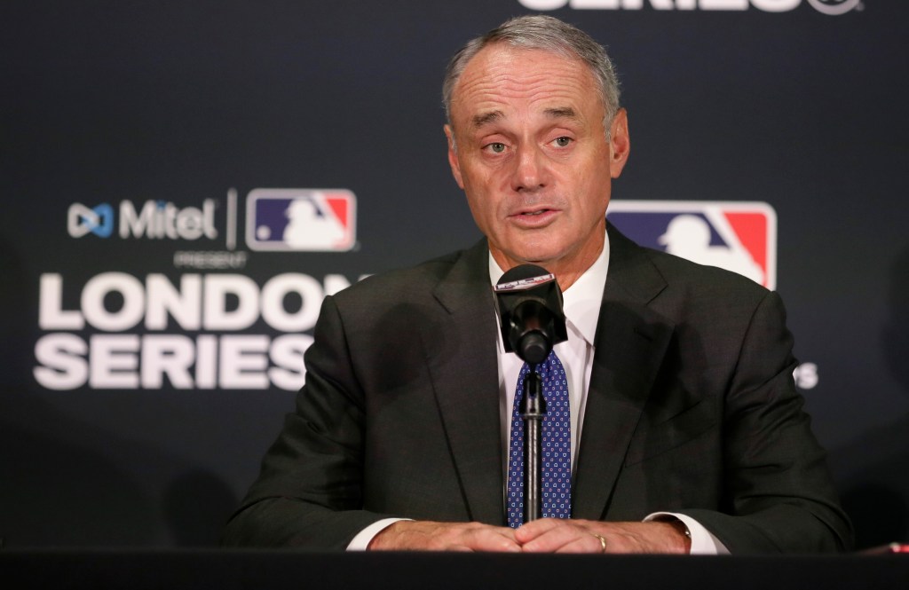 MLB Drops 2026 Yankees-London Games Citing Stadium Conversion, Broadcast Conflicts