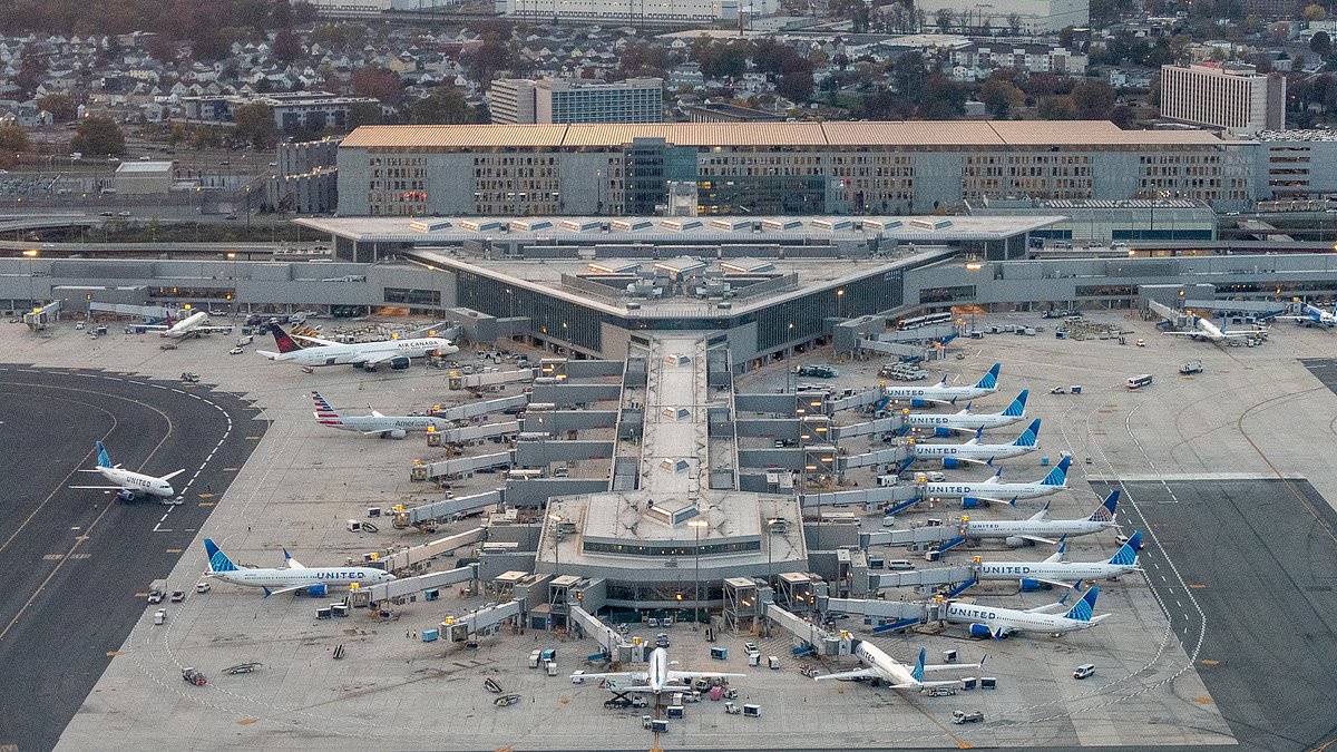 Staffing shortages trigger flight delays at US’ busiest airports