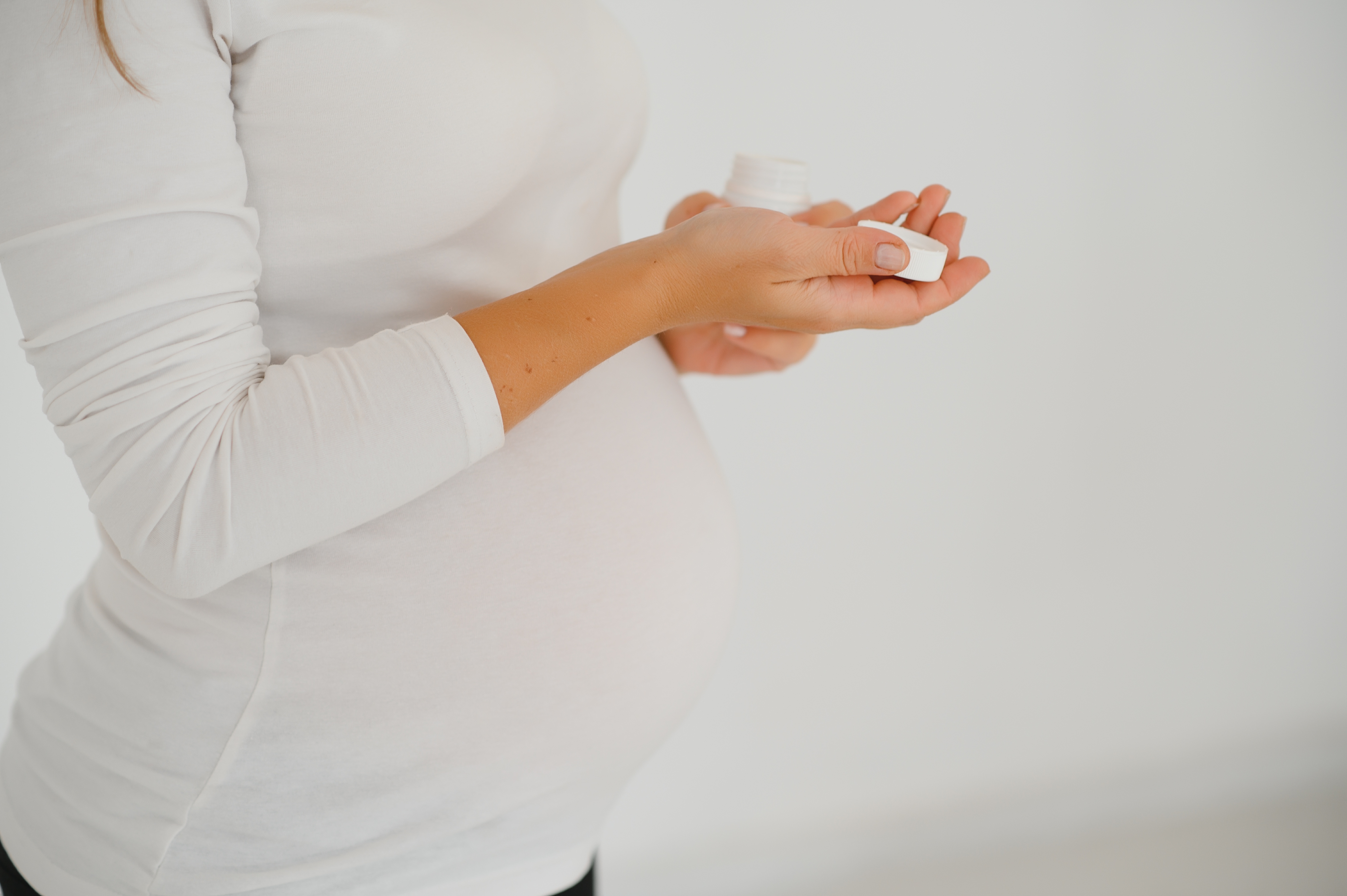 Science remains mixed on prenatal acetaminophen and autism as HHS readies report