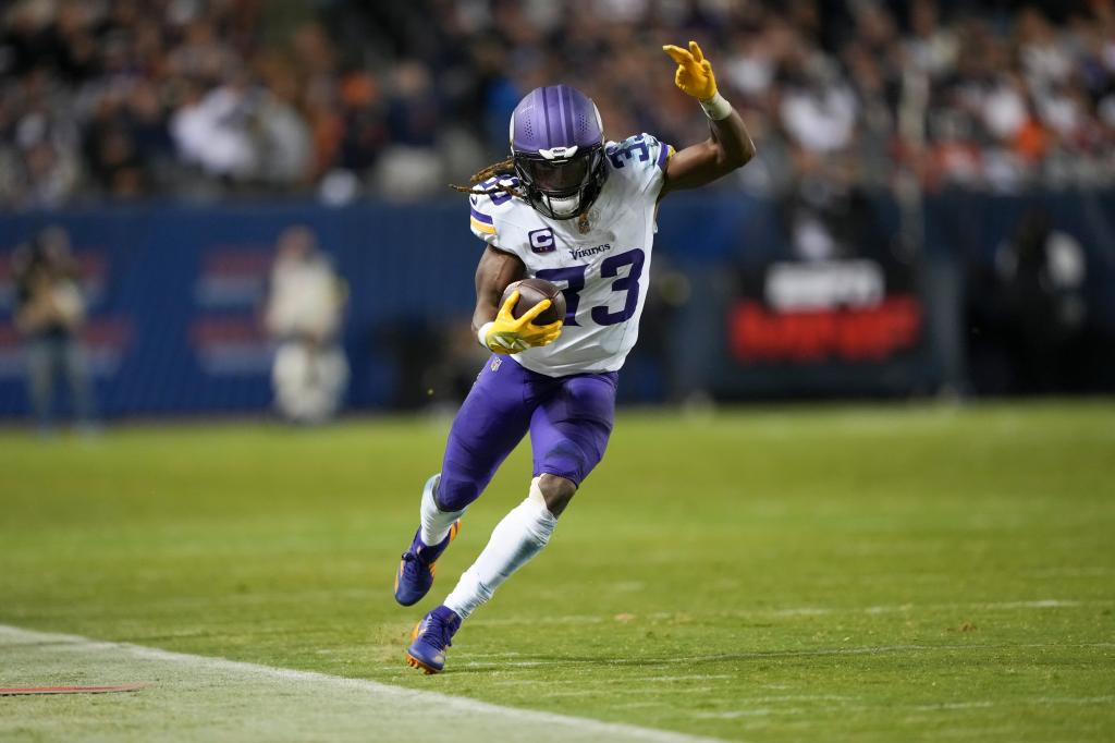 Vikings place Aaron Jones on injured reserve with hamstring