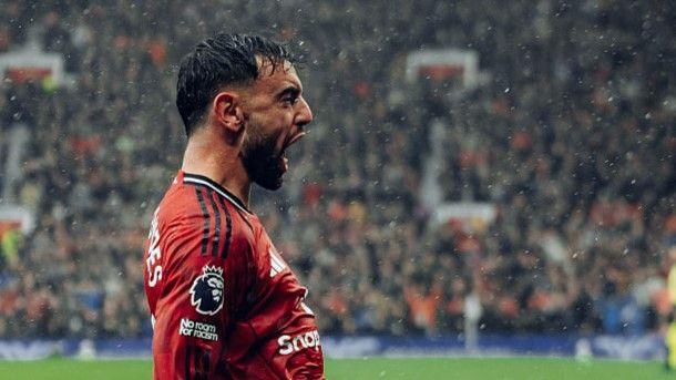 Fernandes marks 200th game as United beat Chelsea 2-1 at Old Trafford