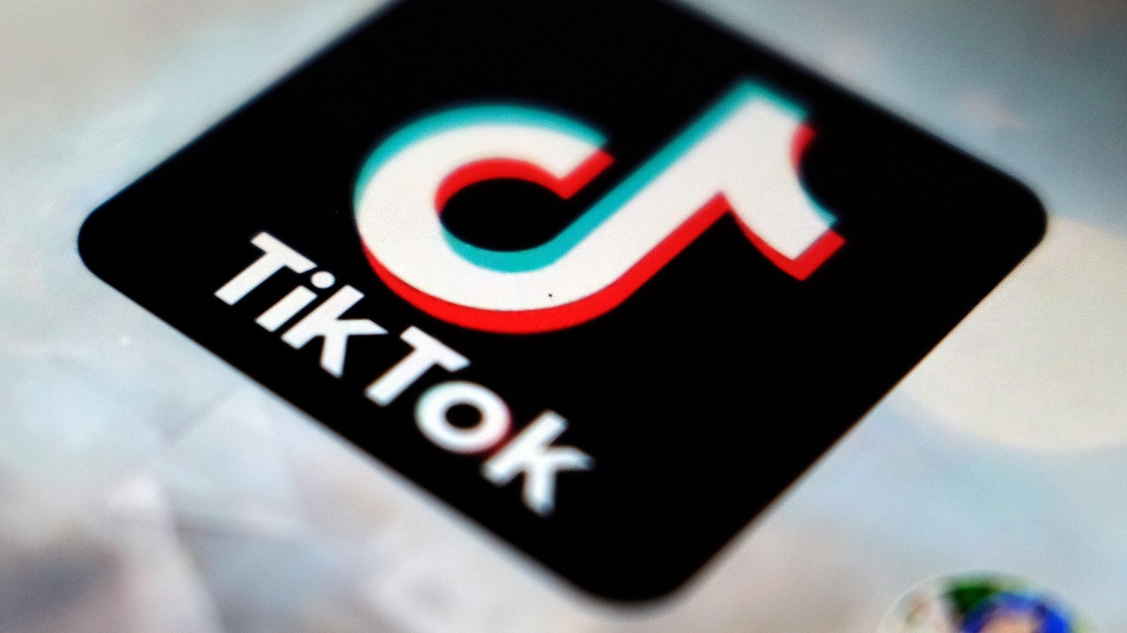 Trump floats Murdoch, Dell in TikTok deal as talks with China continue