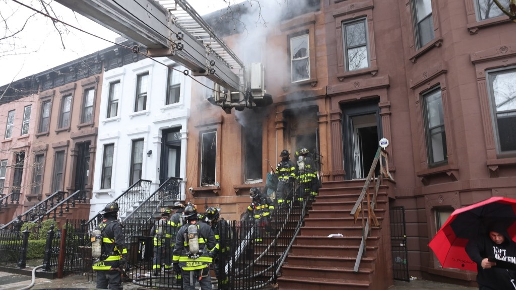 Hazmat crews respond to a lithium‑battery fire in Brooklyn