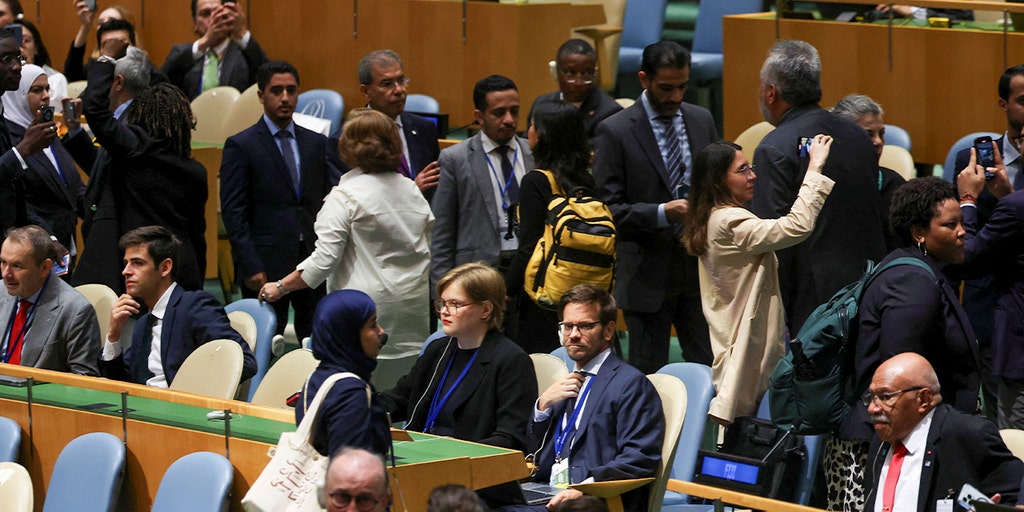 UN delegates walk out as Netanyahu addresses General Assembly after Abbas applause