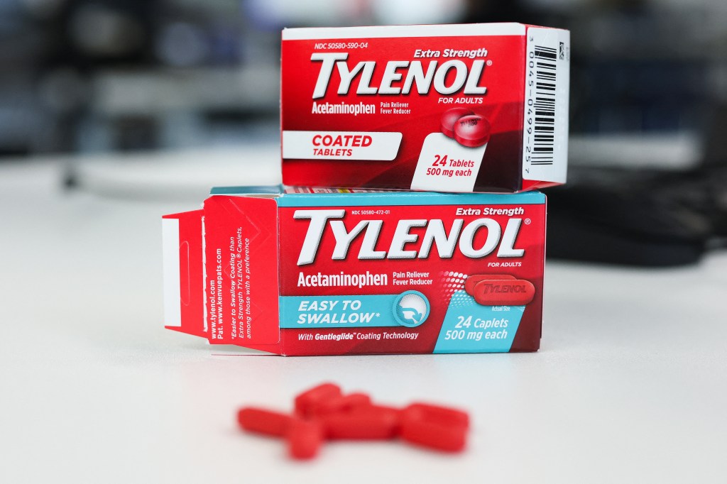 Pregnant woman taking Tylenol
