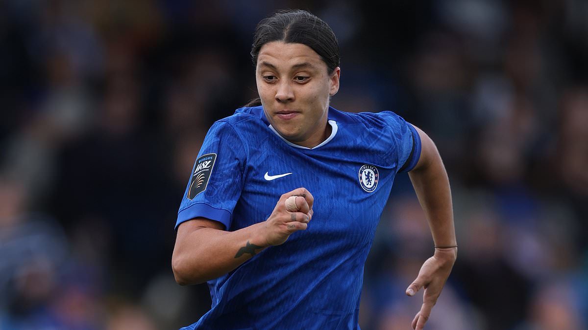 Kerr returns to Chelsea with standing ovation at Kingsmeadow in long-awaited comeback