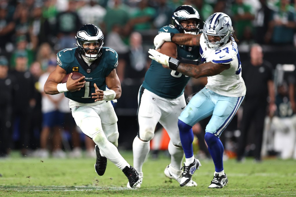 Jalen Hurts running for a touchdown