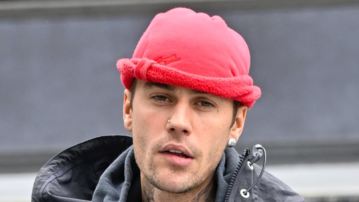 Justin Bieber mocked by fans as Selena Gomez weds Benny Blanco