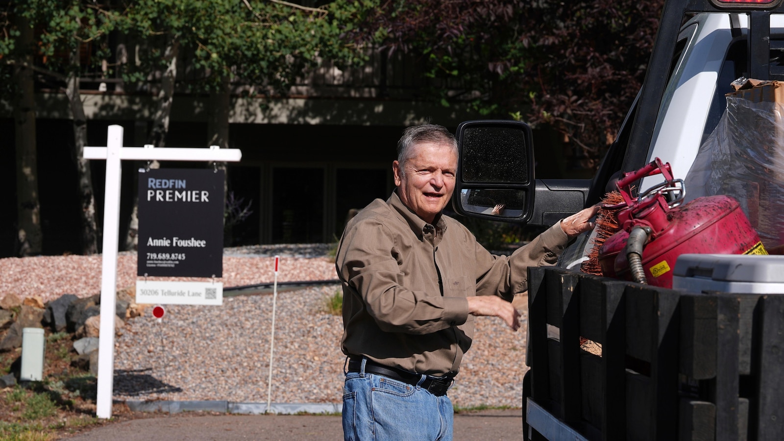 Homebuyer Shortage Forces Sellers to Cut Prices or Walk Away as Market Slump Continues