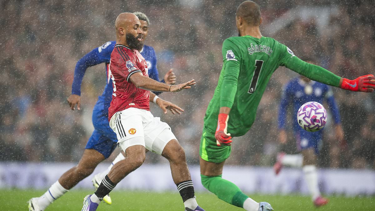 Chelsea's early red card costs Maresca as United edge 2-1 at Old Trafford