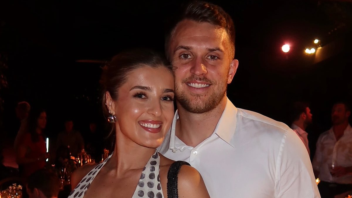 Joe Burrow to miss time after toe injury; Jake Browning rallies Bengals as fiancee’s game-day look goes viral