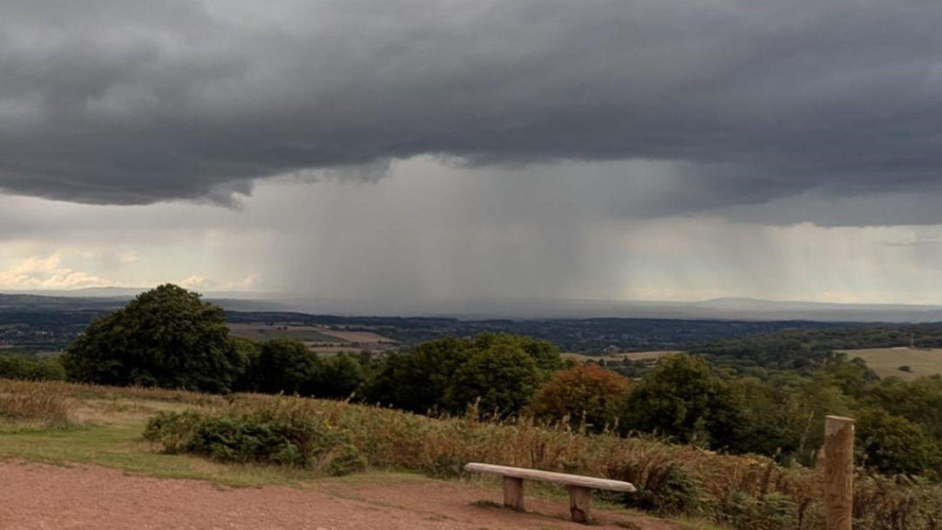 Heavy rain and strong winds set to return to UK as jet stream shifts south
