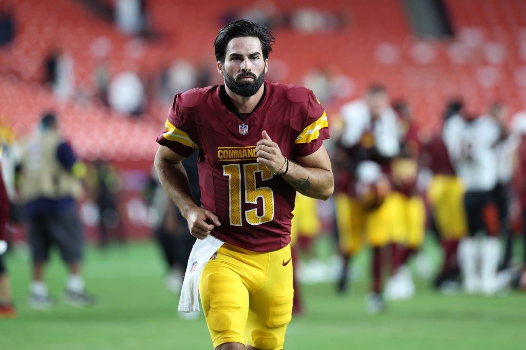 Kingsbury lauds Commanders’ QB room as Hartman waits for NFL debut; Mariota set to start after Daniels injury