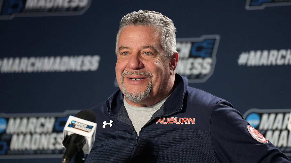 Bruce Pearl portrait