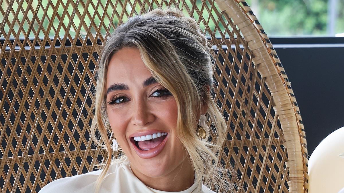 Pregnant Georgia Harrison joins Raya a month before due date