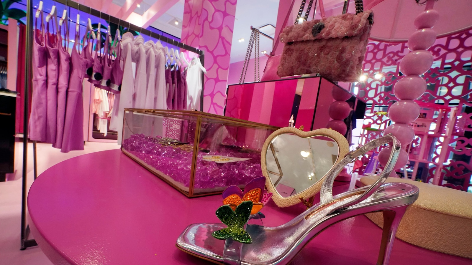 How to navigate social media trends without derailing your budget