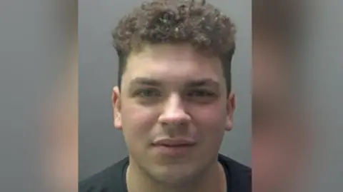 Former Met officer jailed for 16 years over rapes and coercive abuse