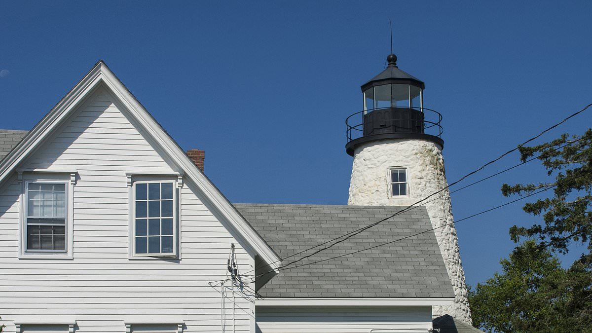 Maine town renews tenancy at historic Dyce Head Lighthouse amid housing debate
