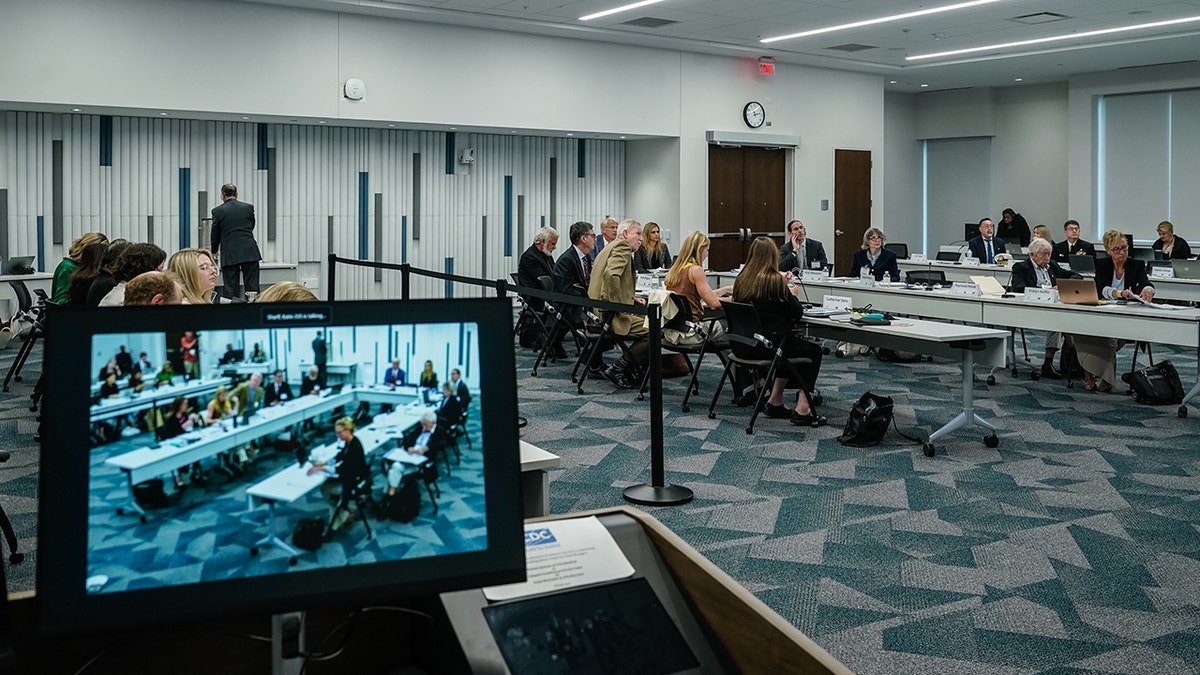 CDC panel backs individual decision-making on COVID vaccines, keeps access open