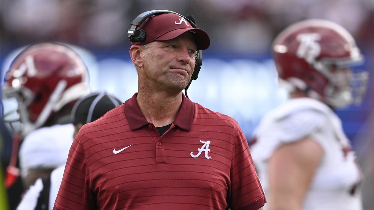 Alabama fans urge Kalen DeBoer to wear black hoodie after rocky start to season