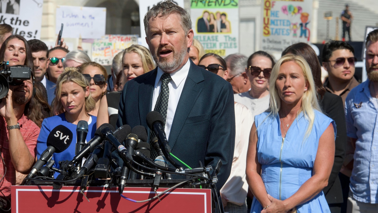 Massie tours Kentucky district with Rand Paul as Trump targets him in 2026 bid