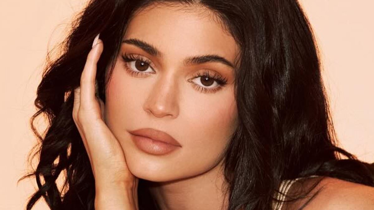 Kylie Jenner unveils three Kylie Cosmetics body sprays in Instagram campaign amid ongoing time apart from Timothée Chalamet