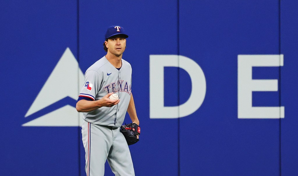 Jacob deGrom gets six-run cushion in emotional return to Citi Field as Rangers beat Mets 8-3