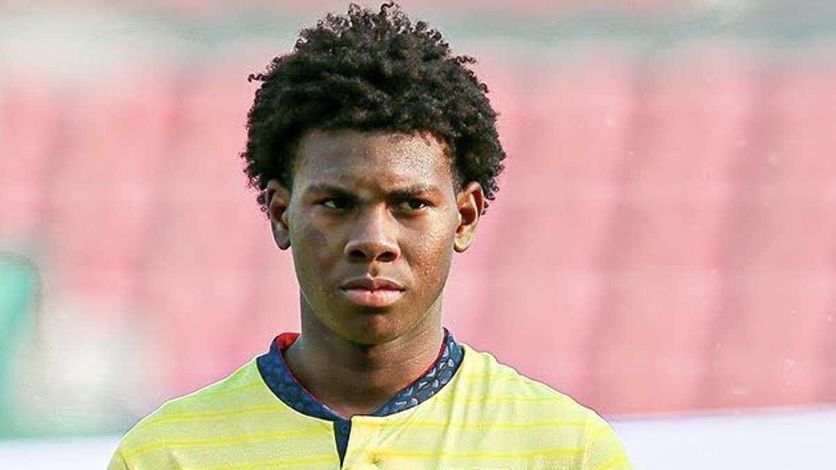 Chelsea hold talks for 15-year-old Ecuadorian defender Deinner Ordoñez as Liverpool monitor