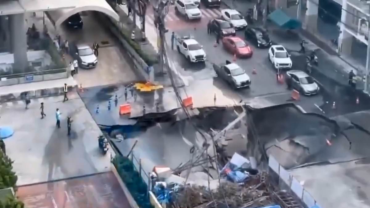 Bangkok Road Collapses Into 160-Foot Sinkhole Beside Vajira Hospital, Evacuations Underway