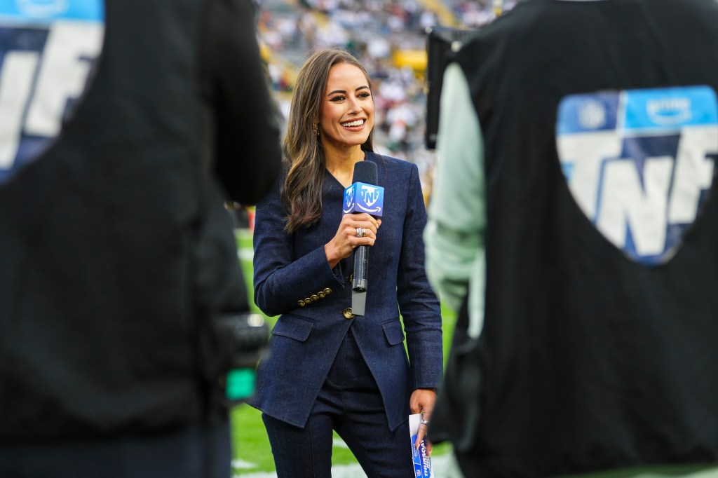 Hill's legal troubles referenced during tense Dolphins-Bills finale as NFL investigates