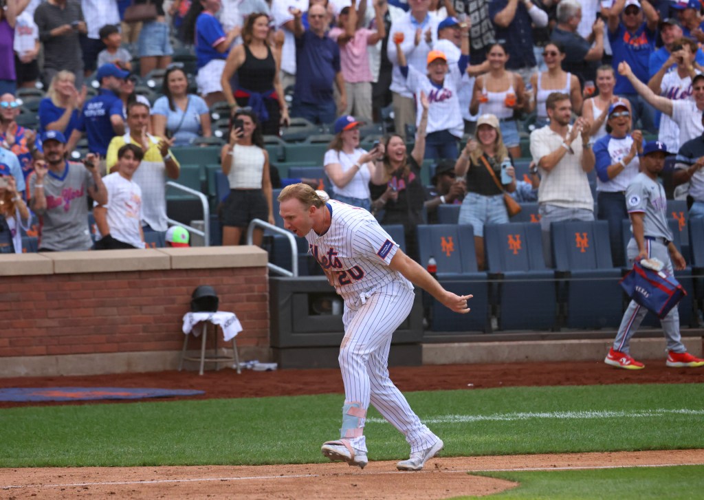 Pete Alonso reacts after his walk-off homer