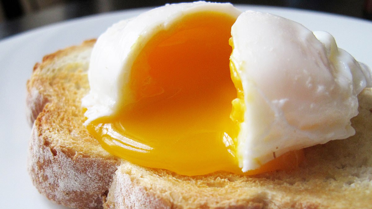 Michelin-starred chef Paul Foster reveals vinegar-free trick for perfect poached eggs