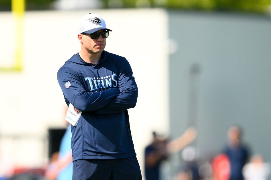 Tennessee Titans quarterbacks coach Bo Hardegree