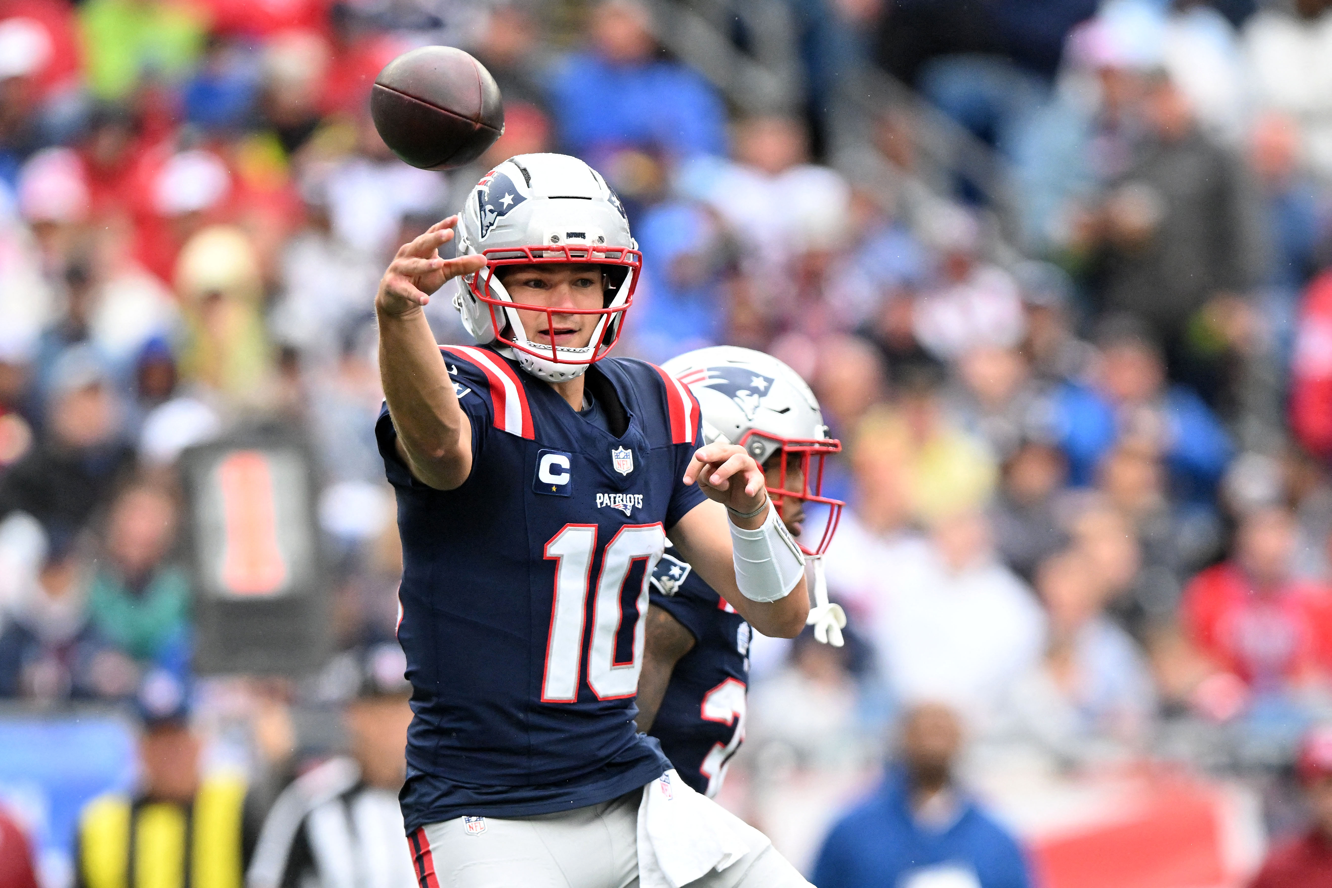 Drake Maye Struggles as Patriots Fall 20-13 to Raiders in Week 1