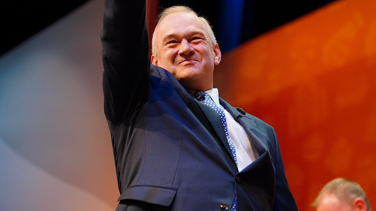 Ed Davey warns Britain could see US-style school shootings if Farage becomes prime minister