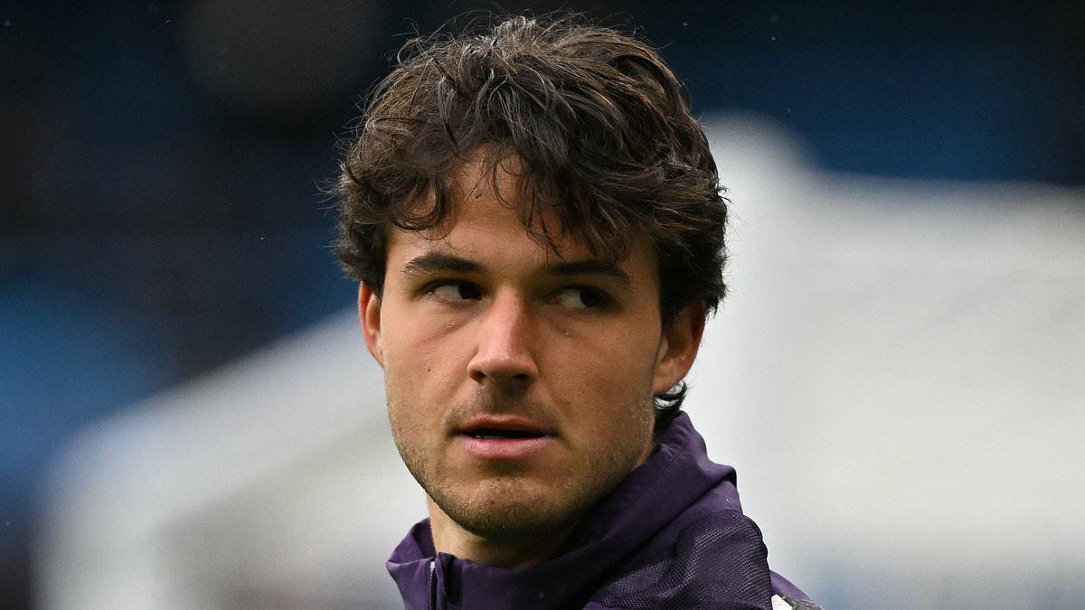 Brother of new Manchester United goalkeeper Senne Lammens says he was 'skeptical' about Old Trafford move