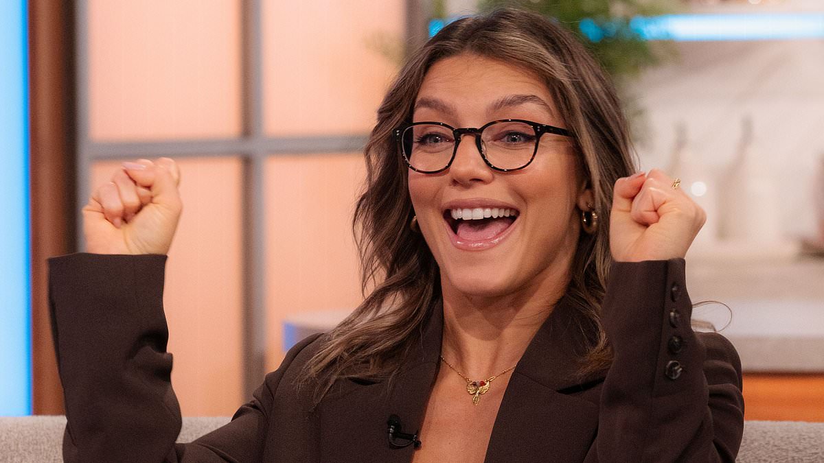 Jowita Przystal dodges Lorraine Kelly as Pete Wicks kisses dominate chat ahead of Strictly live shows