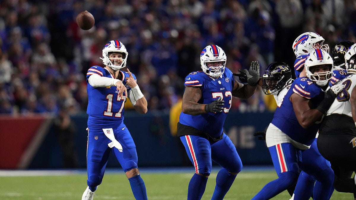 Allen throws during the comeback