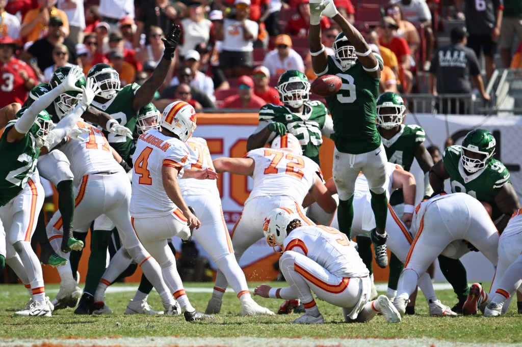 Jets rookie Will McDonald IV blocks field-goal, returns TD, but Jets fall to Buccaneers 29-27