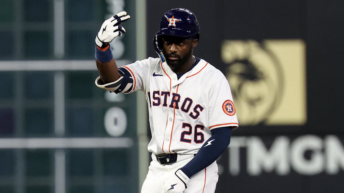Umpire confiscates Taylor Trammell’s bat mid-game after Yankees’ complaint